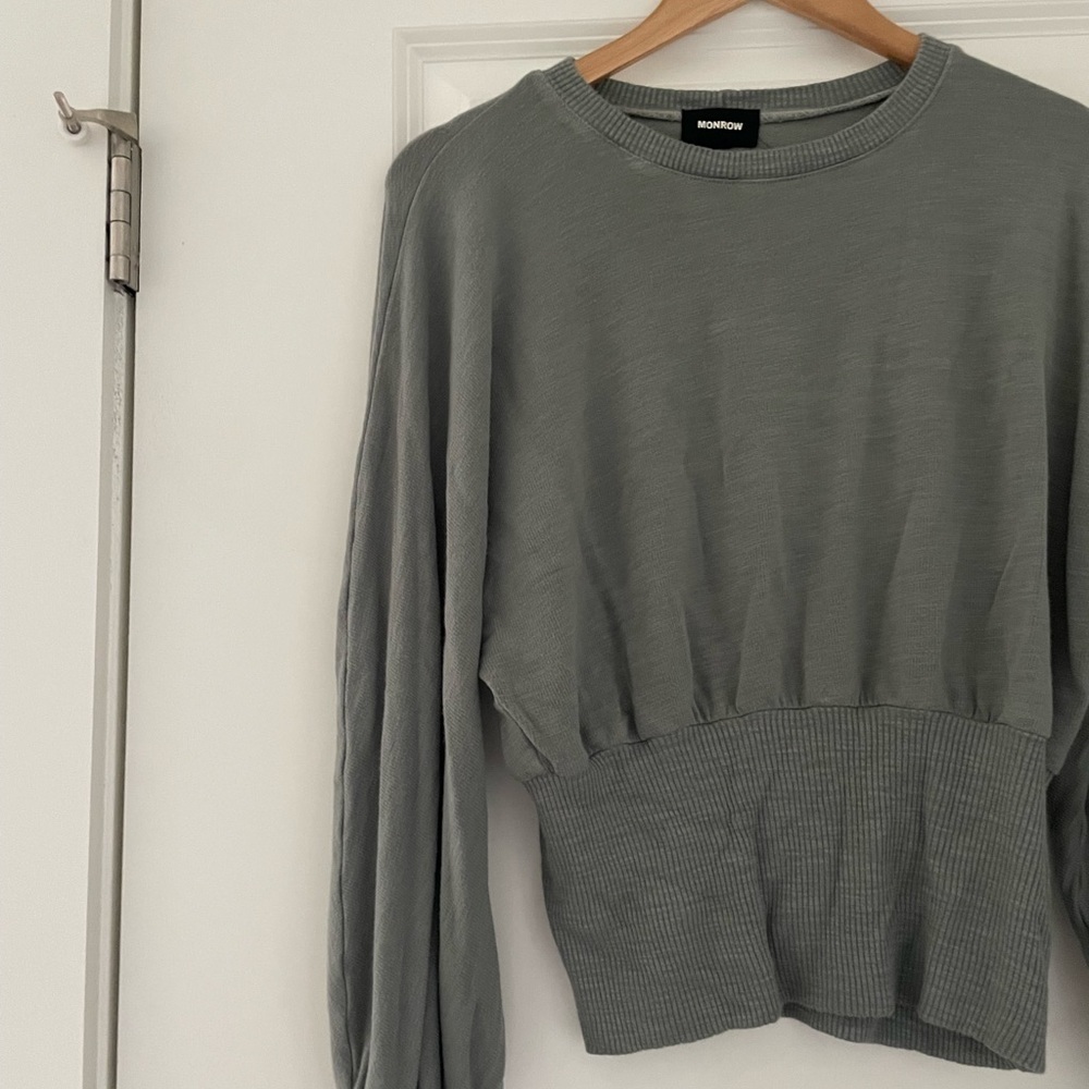Monrow Ribbed Knit Sweater Top - Picture 4 of 4